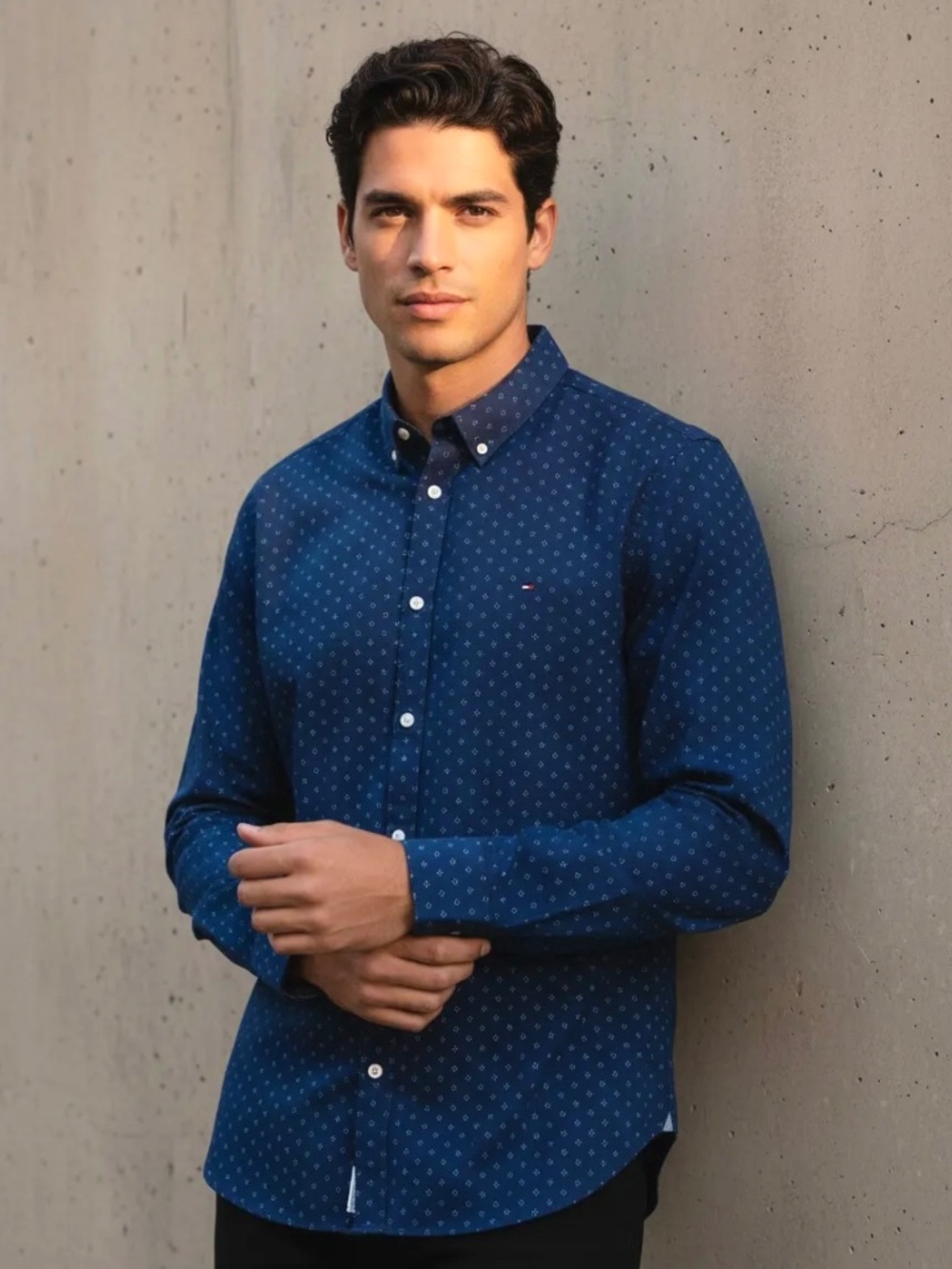 brand new with tags Tommy Hilfiger Mens Shirt Size L / SLIM FIT